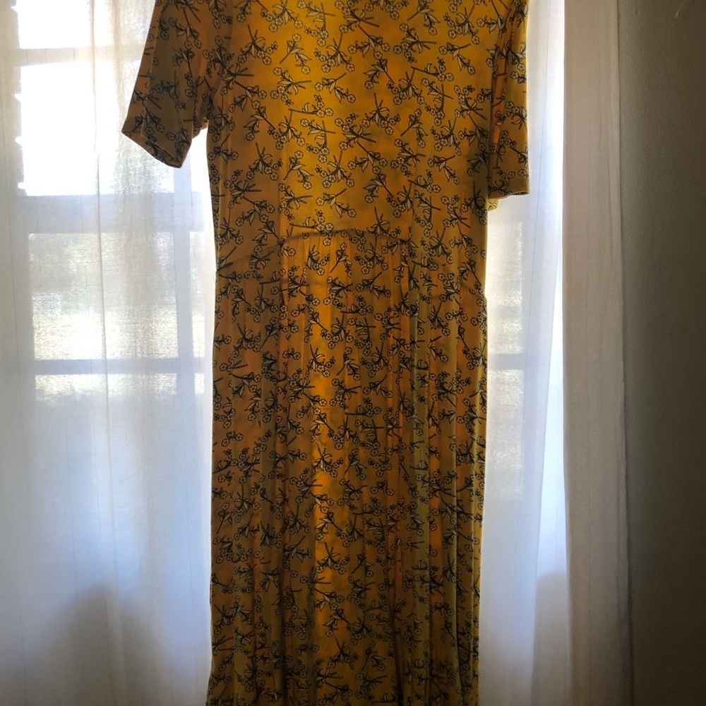 Yellow daisy ASOS - Picture 2 of 3